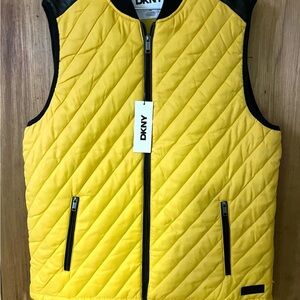 DKNY Men's Yellow Quilted Puffer Vest. Style DK 34VT1808.